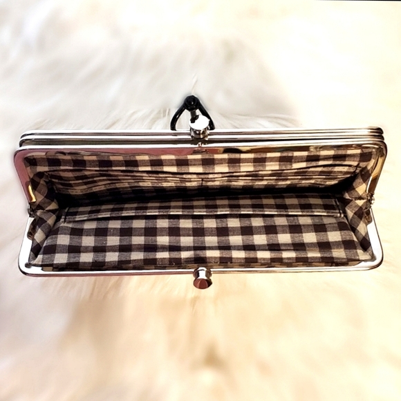 HOBO Int'l Vintage Ivory Genuine Patent Leather 'Lauren' Wallet/Clutch - Picture 4 of 13